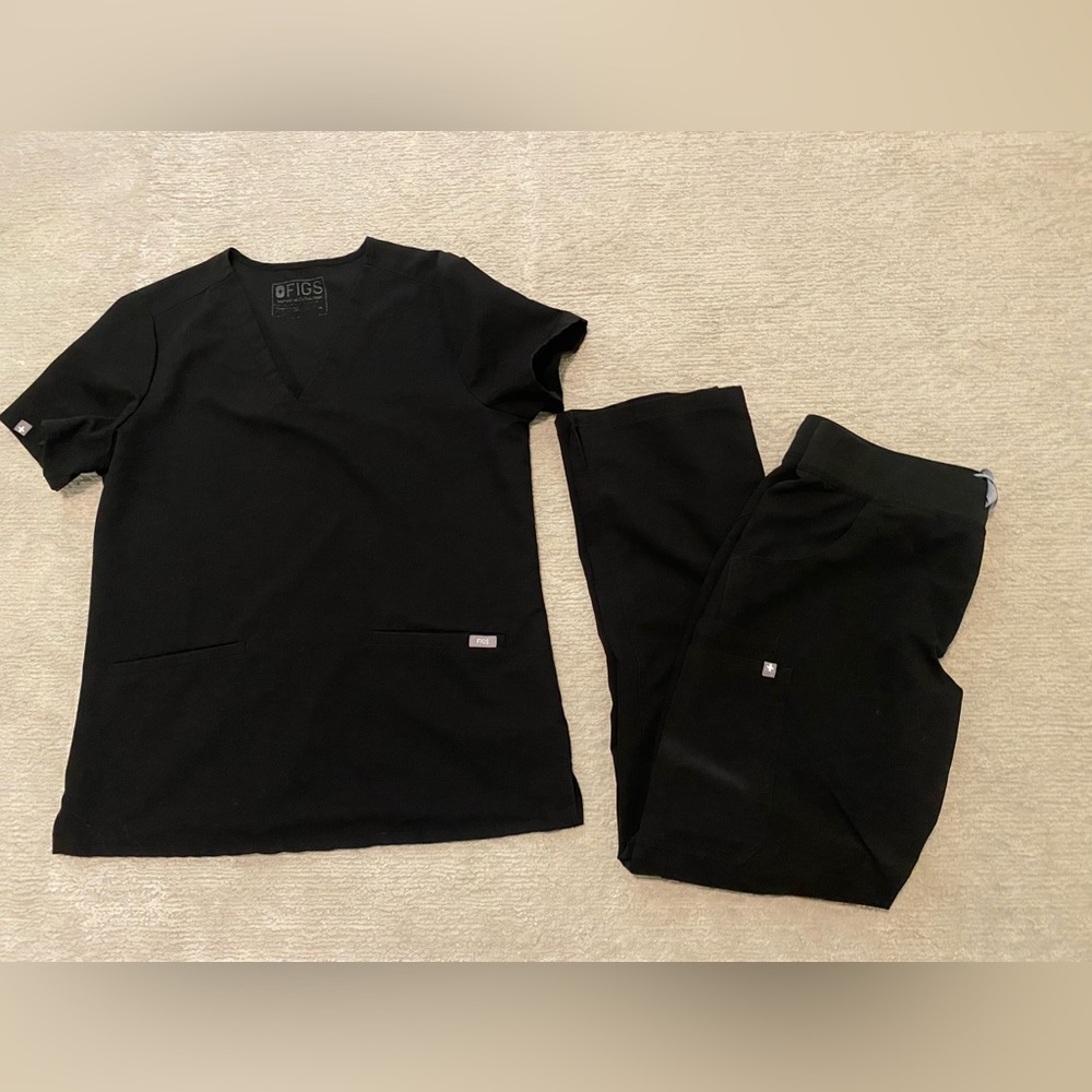 Figs Black Scrub Set